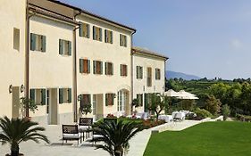 Colonia Resort